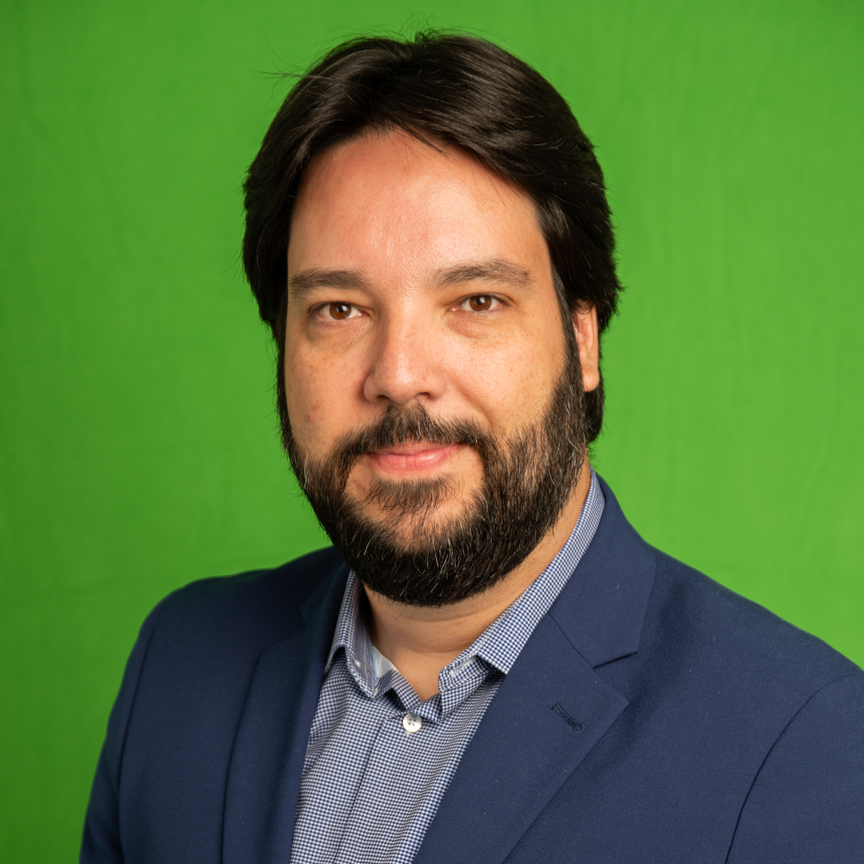 Dr. Henrique Ewbank headshot
